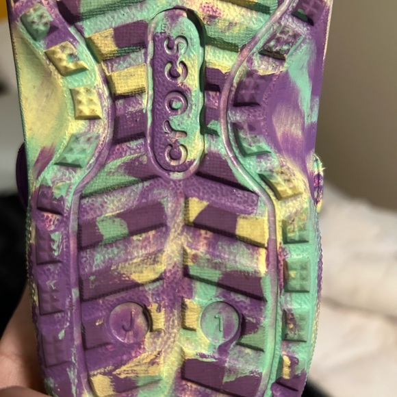 Girls Fleece Crocs - Picture 3 of 3